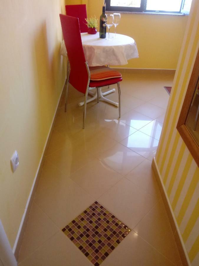 Apartment Vinka *